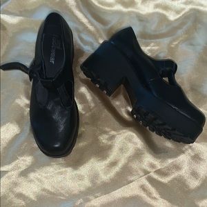 Platform Mary-Jane’s